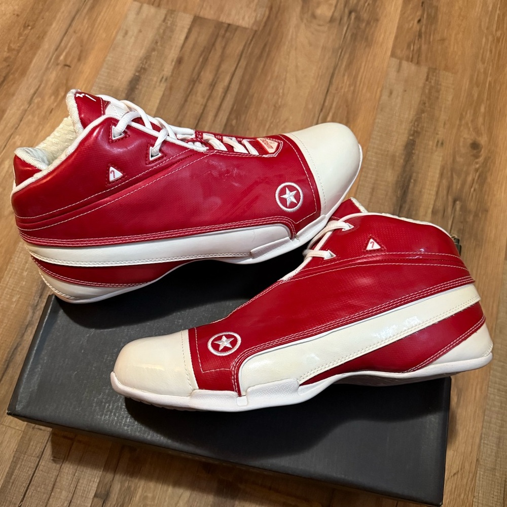 2006 Converse Wade 1.3 Candy Cane Christmas Edition Basketball Shoes